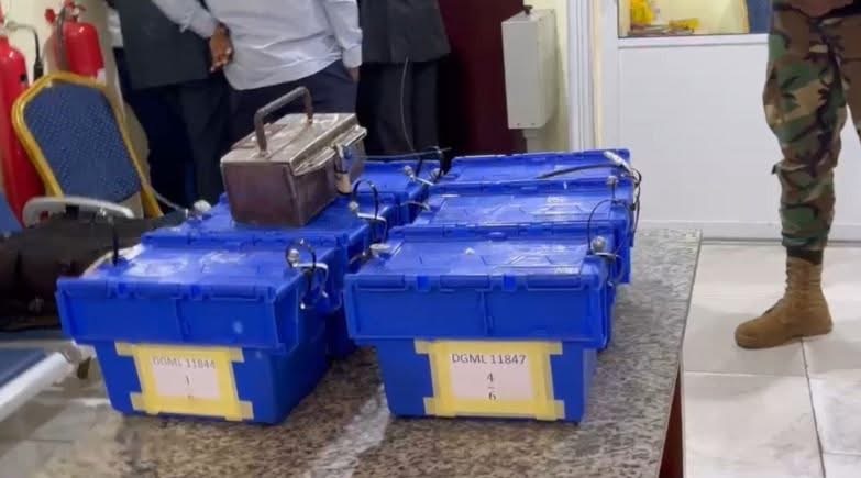 Managers of Damang Gold Mine present second batch of all gold produced to GoldBod